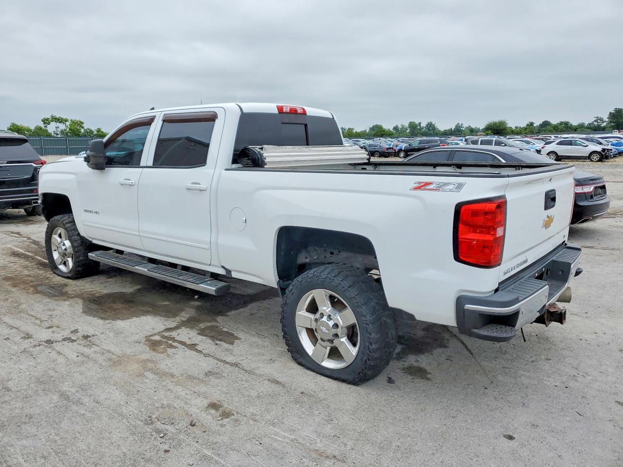 2017 Chevrolet Silverado K2500 Heavy Duty Lt - Image 2