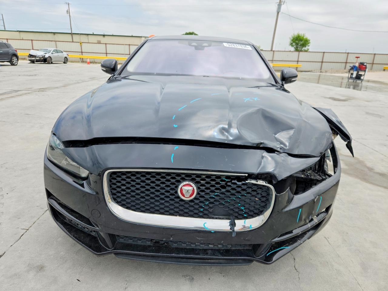 2017 Jaguar Xe - Фото 5