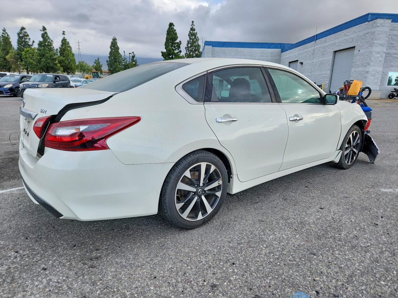 2018 Nissan Altima 2.5 Sr - Image 3
