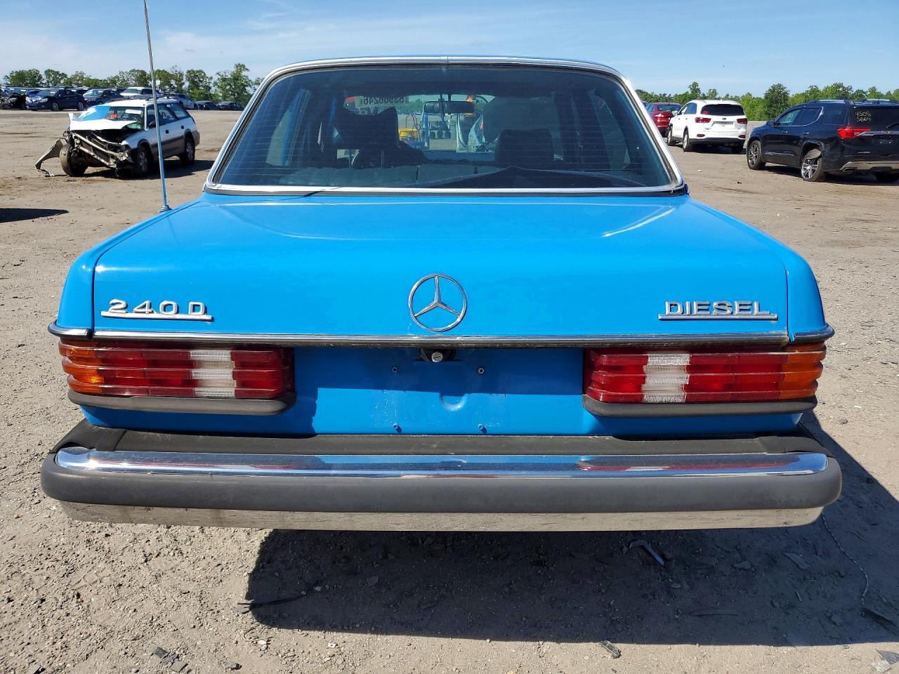 1982 Mercedes-Benz 240 D - Image 6