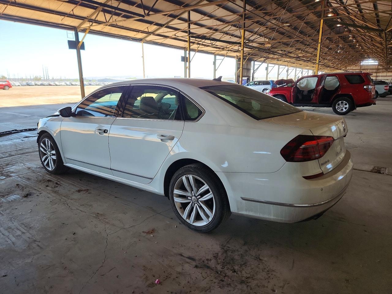 2017 Volkswagen Passat Se - Фото 2