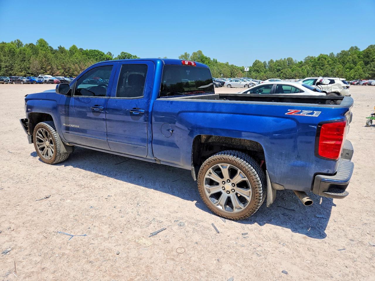 2017 Chevrolet Silverado K1500 Lt - Image 2