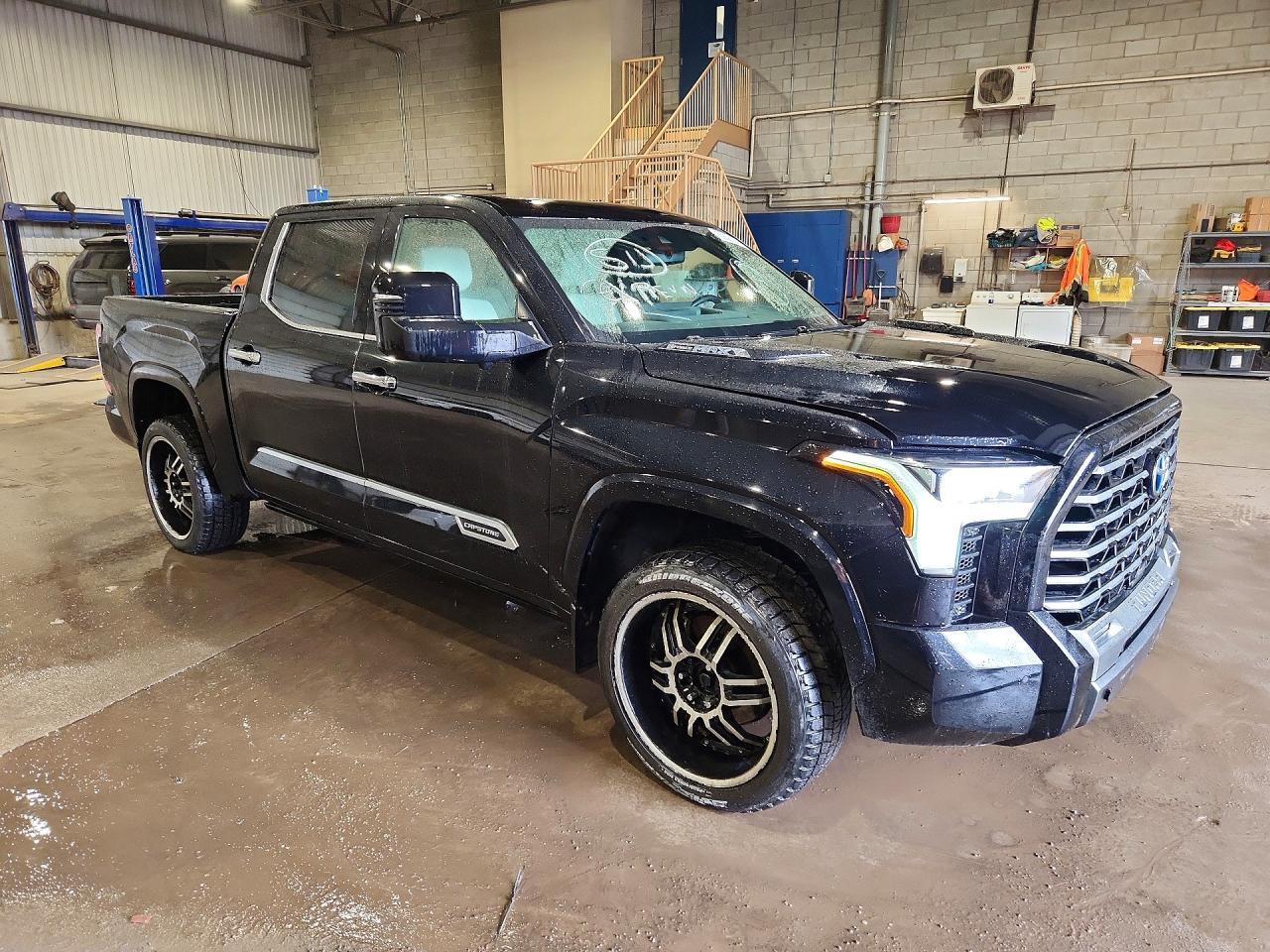 2023 Toyota Tundra Crewmax Capstone - Image 4