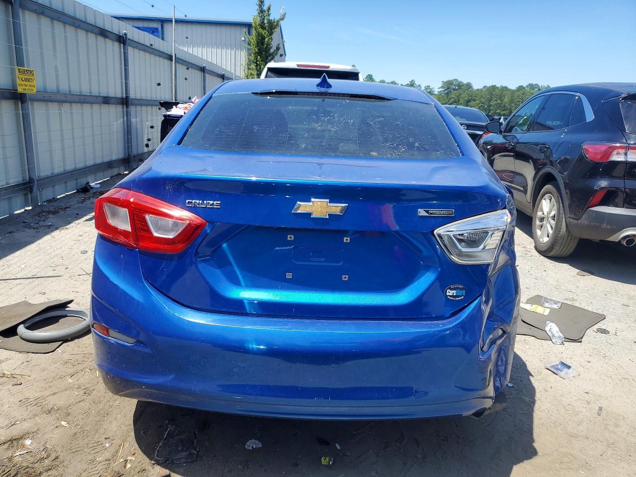 2017 Chevrolet Cruz - Image 6