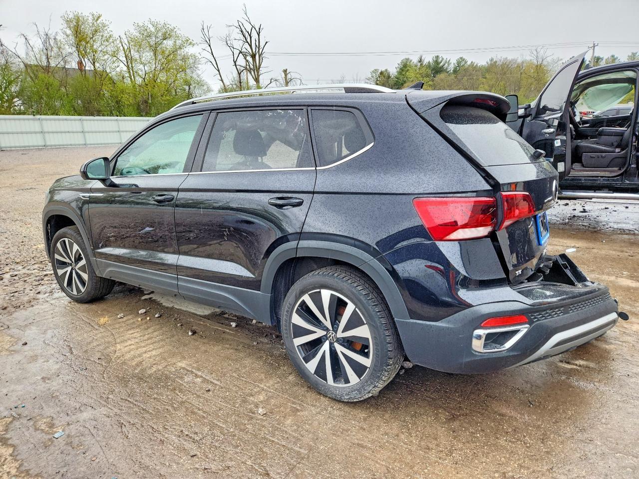 2024 Volkswagen Taos Se - Фото 2