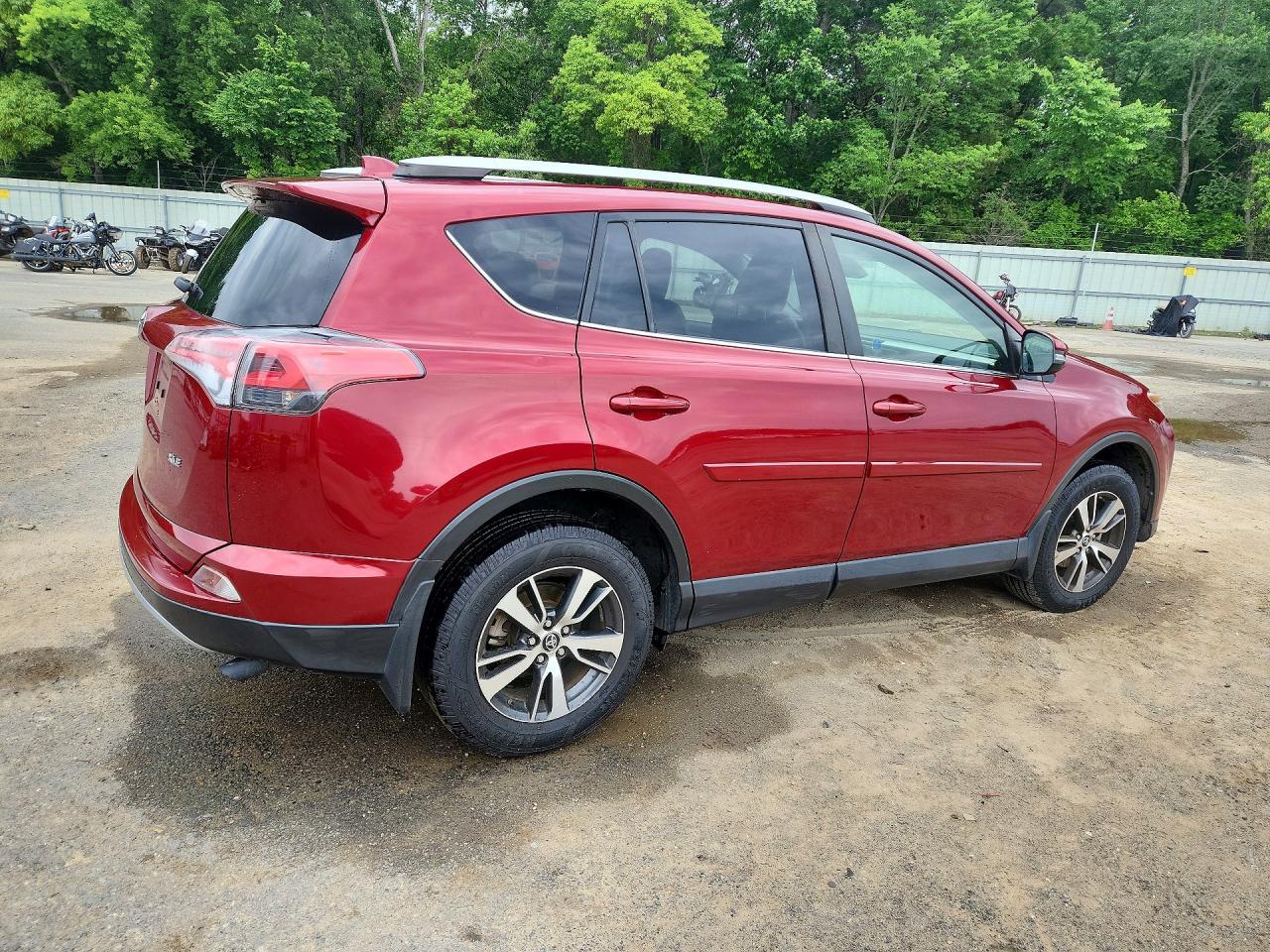 2018 Toyota Rav4 Xle - Image 3