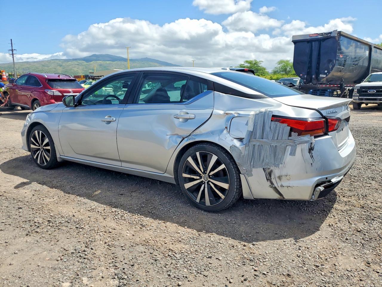 2020 Nissan Altima Sr - Image 2