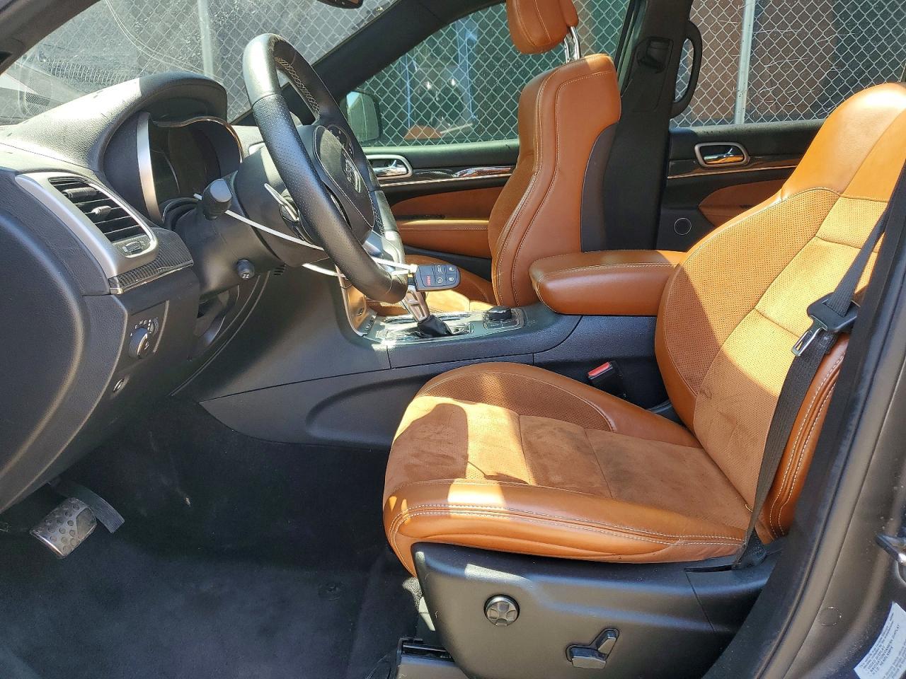 2017 Jeep Grand Cherokee Srt-8 - Image 7