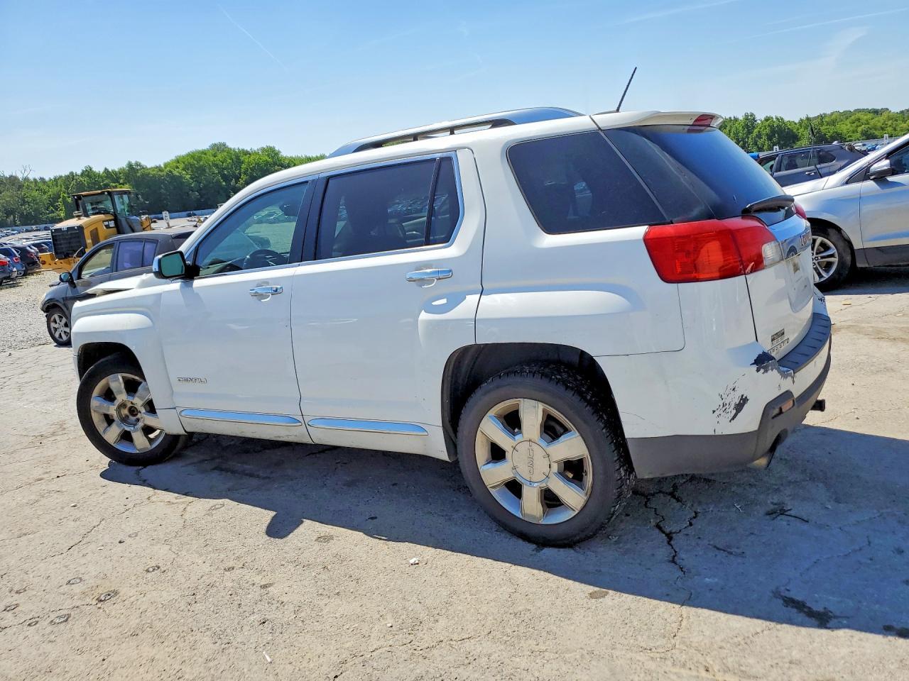 2015 GMC Terrain - Фото 2