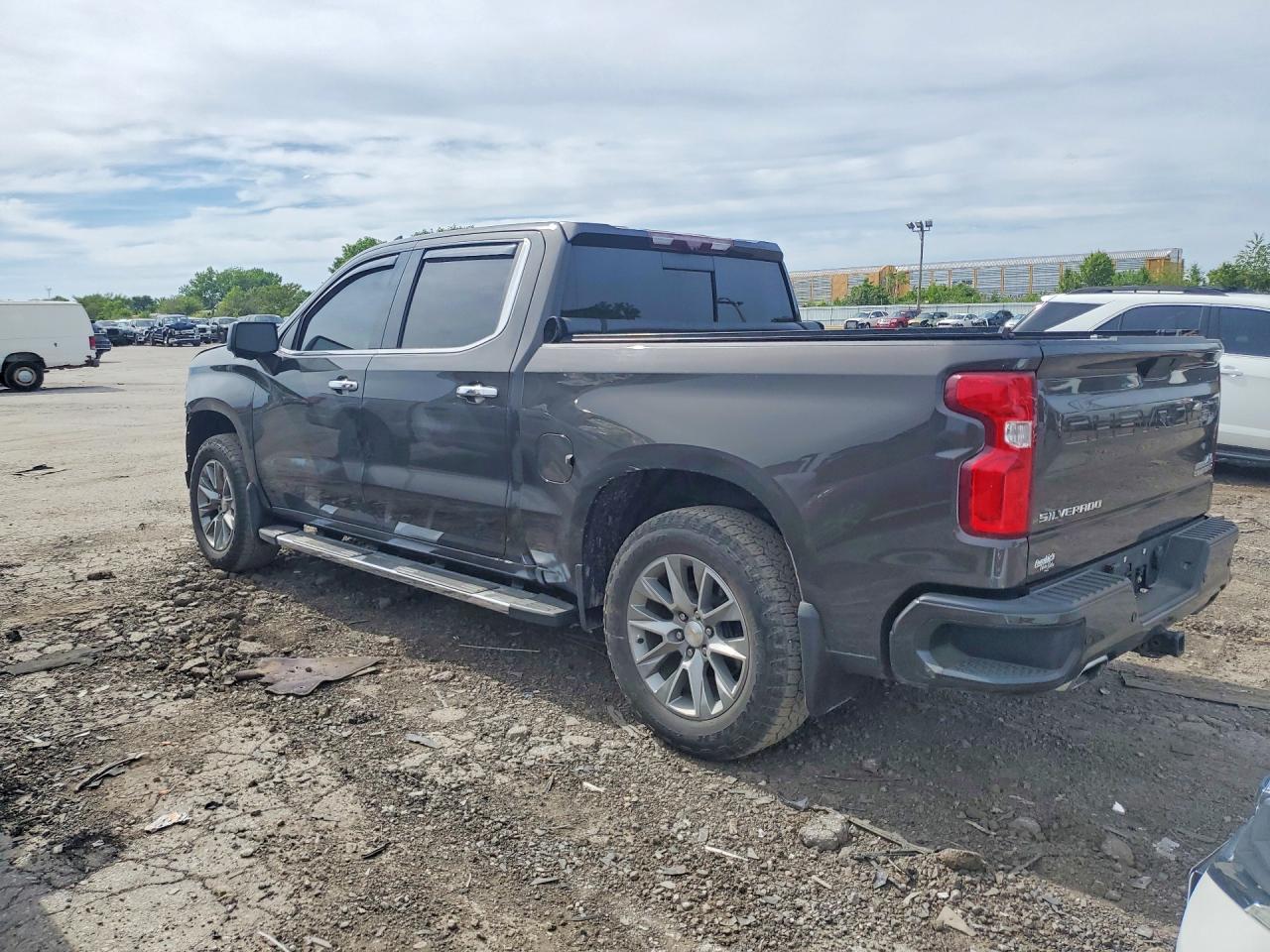 2021 Chevrolet Silverado K1500 High Country - Фото 2