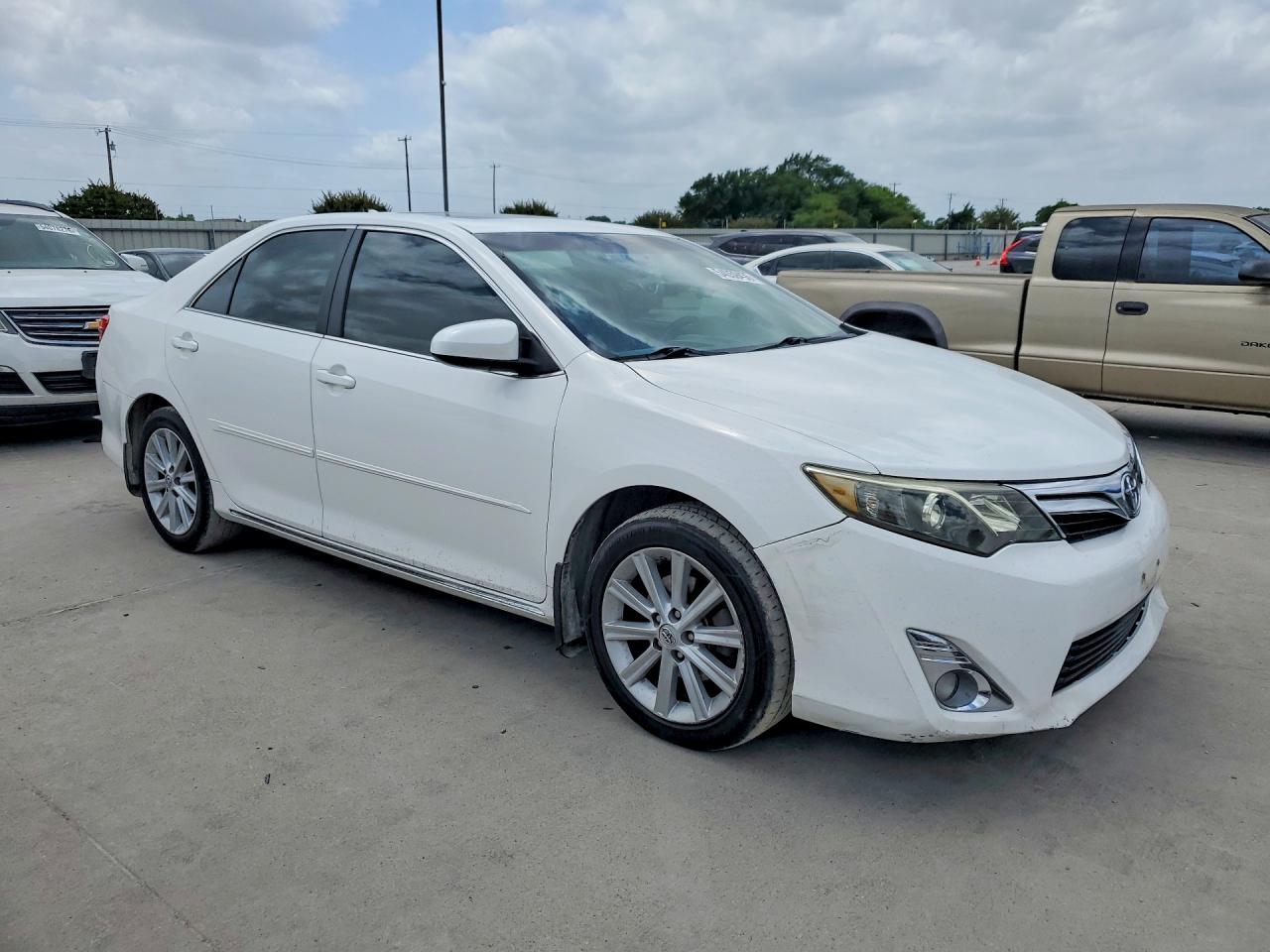 2014 Toyota Camry Xle V6 - Фото 4