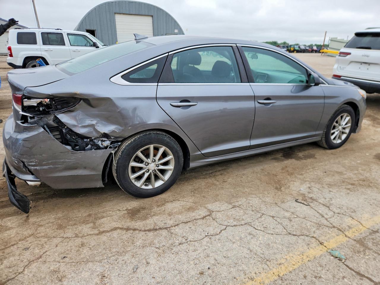 2019 Hyundai Sonata Se - Image 3