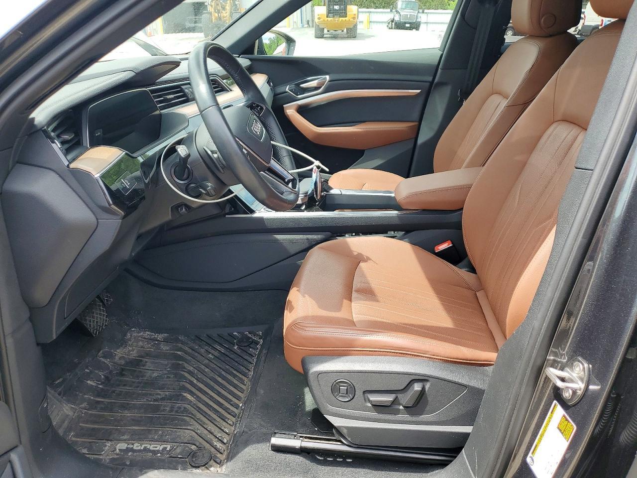 2024 Audi Q8 E-Tron Sportback Premium Plus - Фото 7