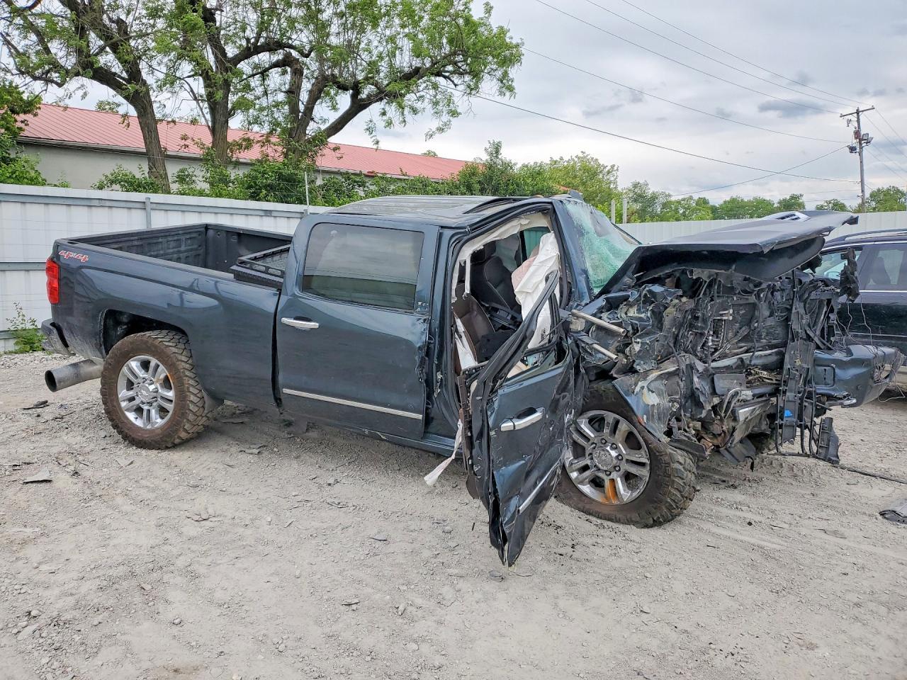 2017 Chevrolet Silverado K2500 High Country - Image 4