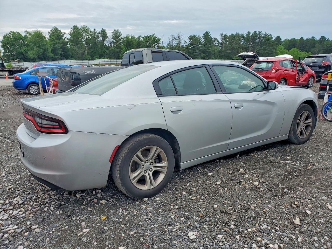 2022 Dodge Charger Sxt - Image 3