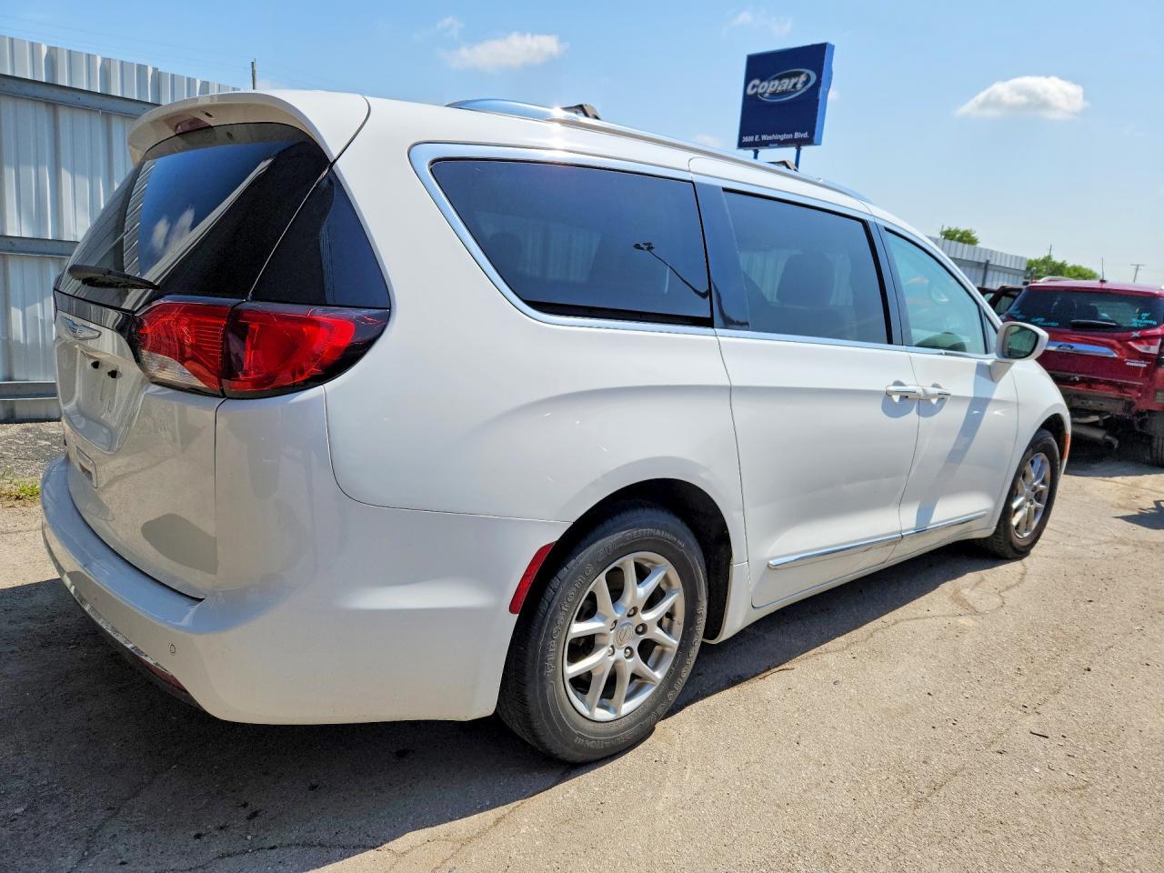 2020 Chrysler Pacifica Touring L - Image 3