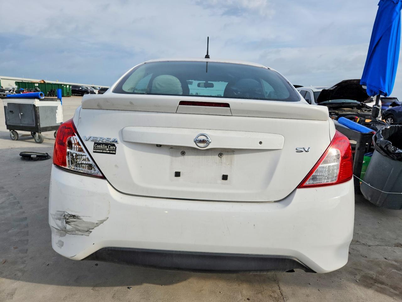 2019 Nissan Versa Sv - Image 6