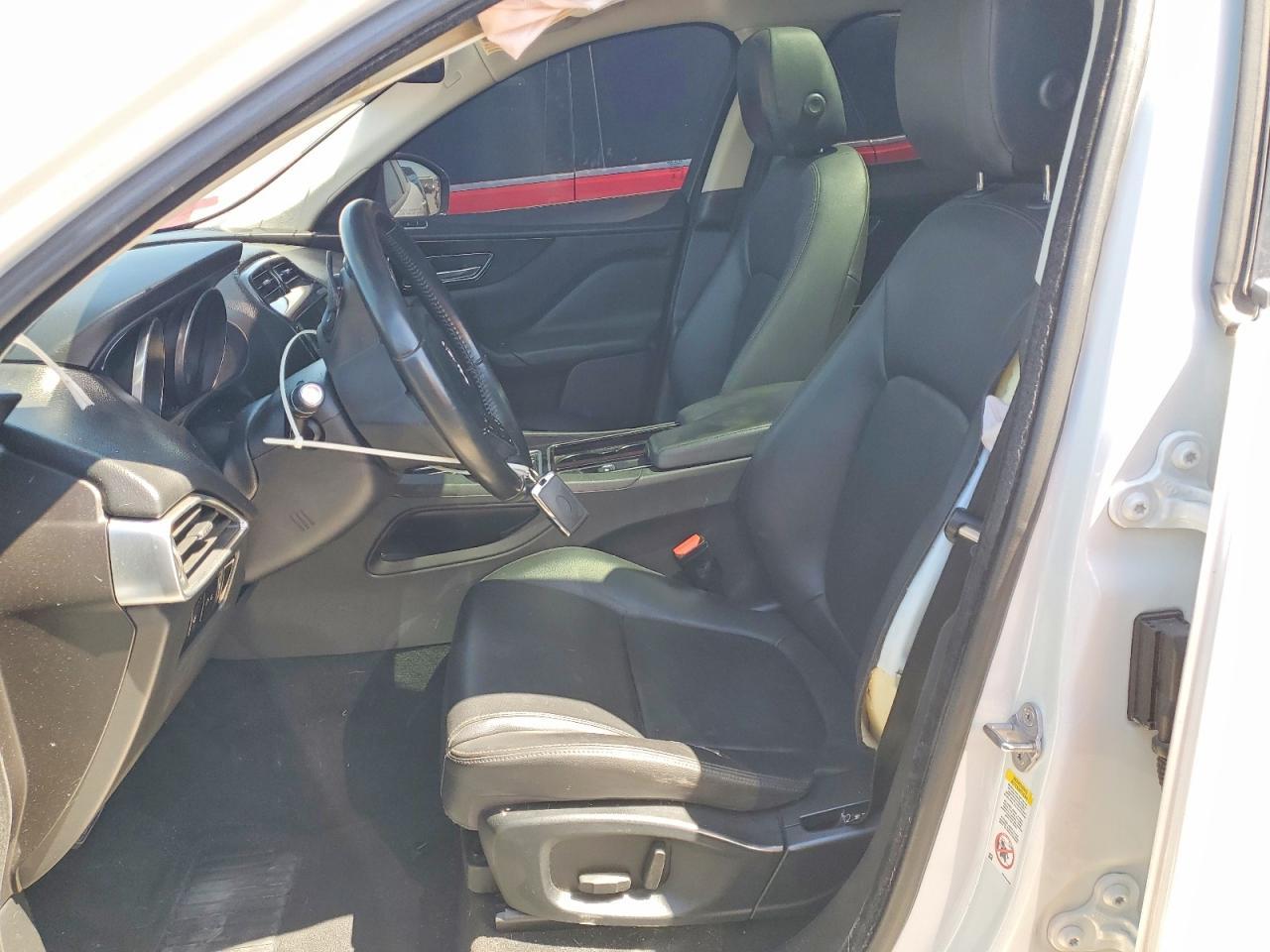 2018 Jaguar F-Pace Premium - Image 7