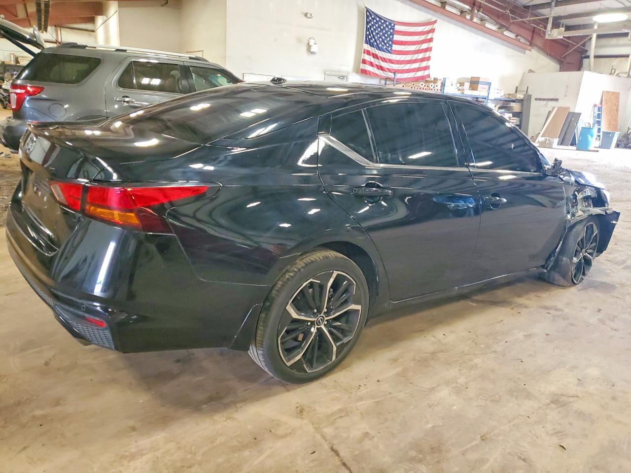 2023 Nissan Altima Sr - Фото 3