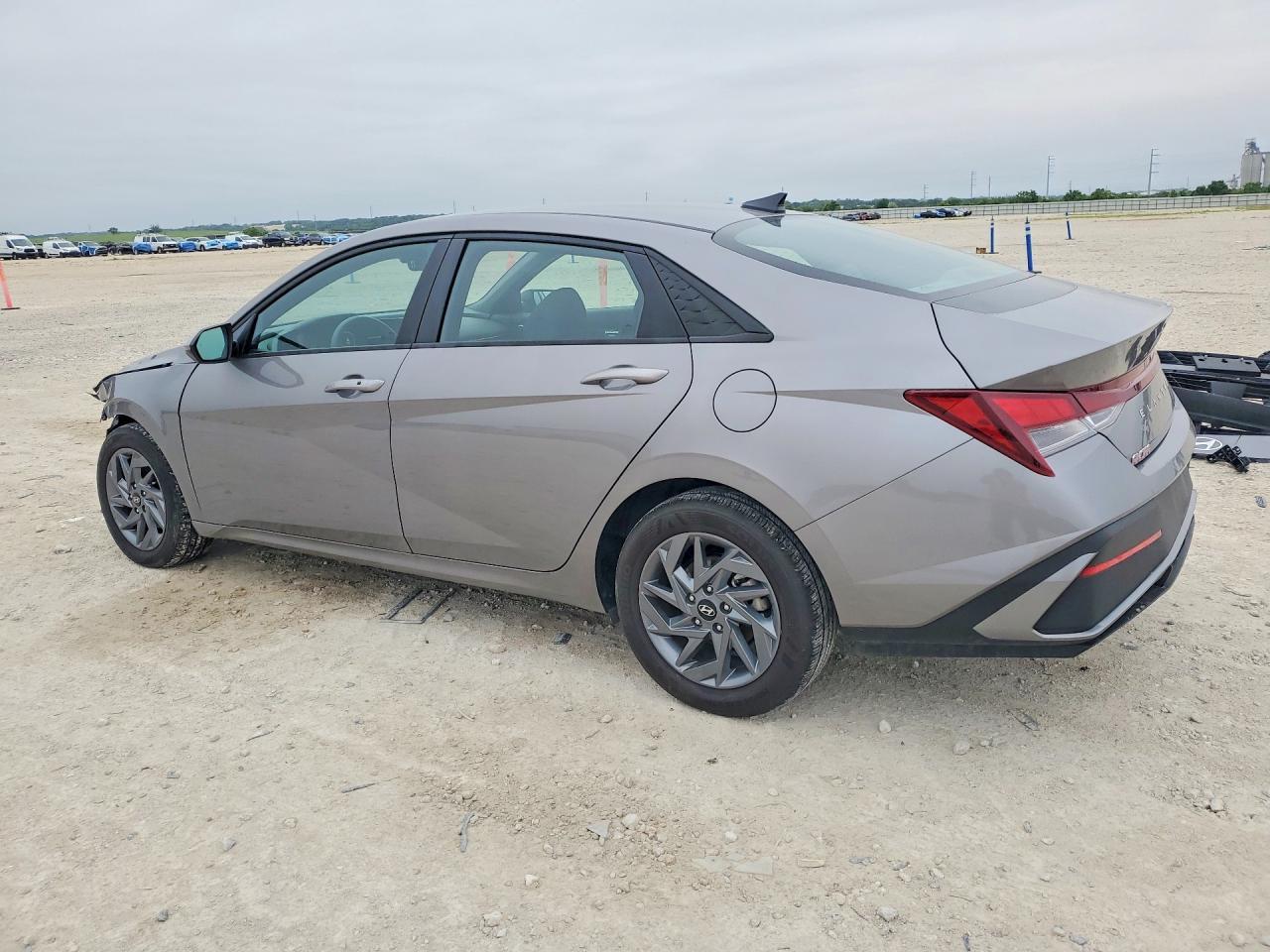 2024 Hyundai Elantra Sel - Фото 2