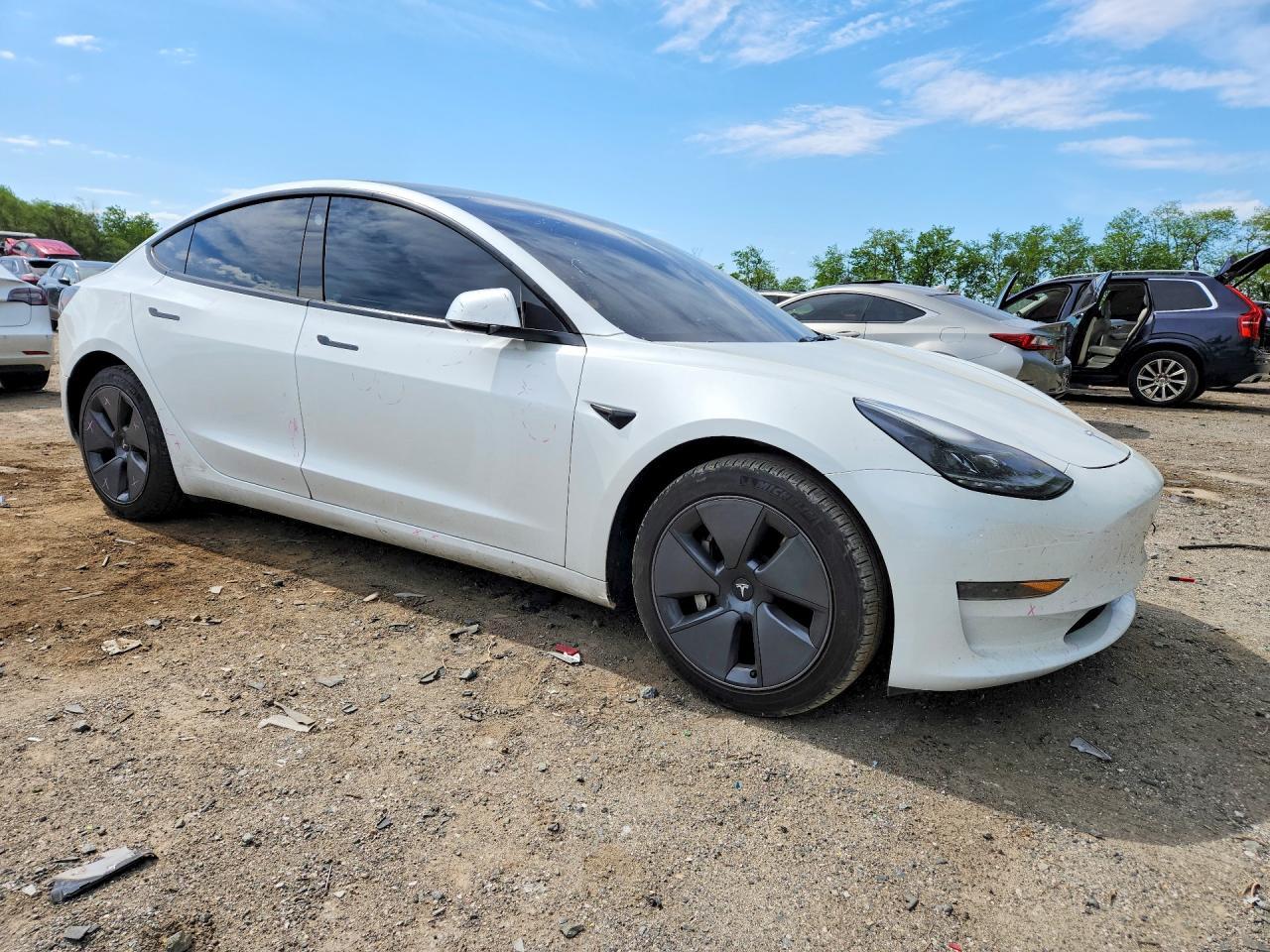 2023 Tesla Model 3 - Фото 4
