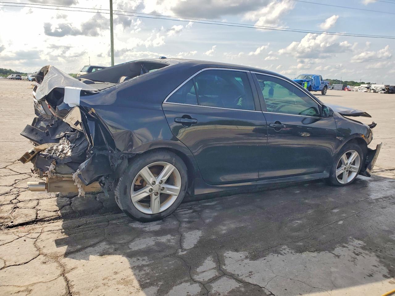 2012 Toyota Camry Se - Фото 3