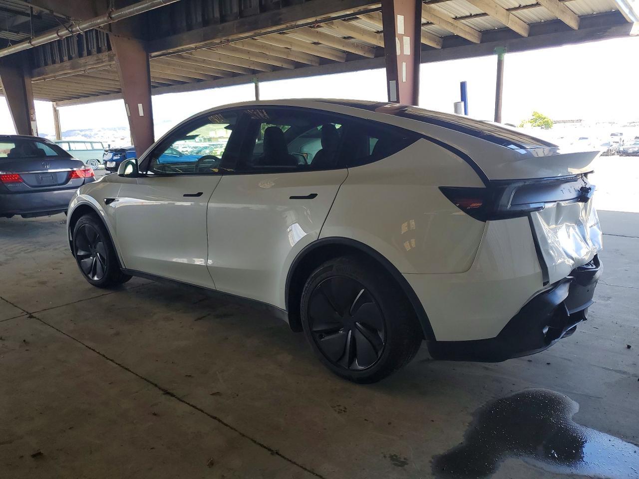 2026 Tesla Model Y - Image 2