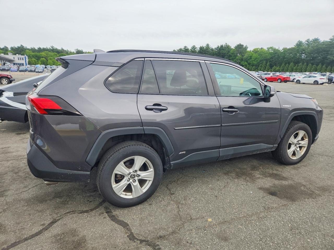 2021 Toyota Rav4 Le - Image 3