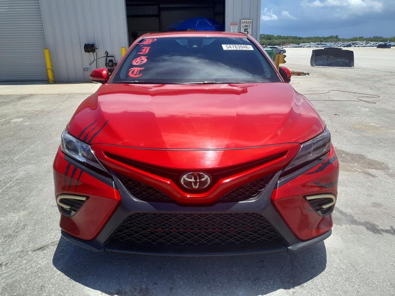 2020 Toyota Camry Se - Image 5