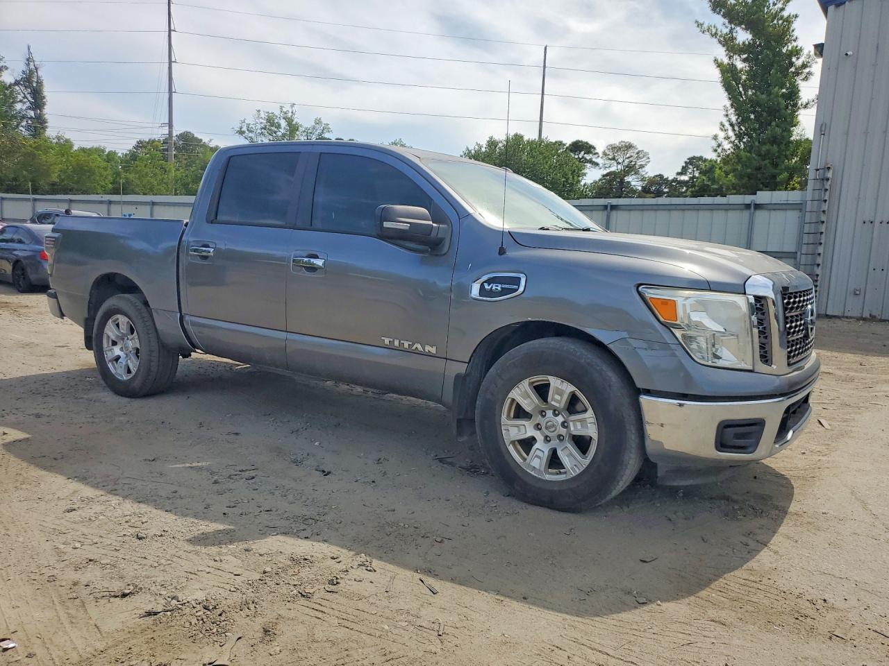 2017 Nissan Titan S - Фото 4