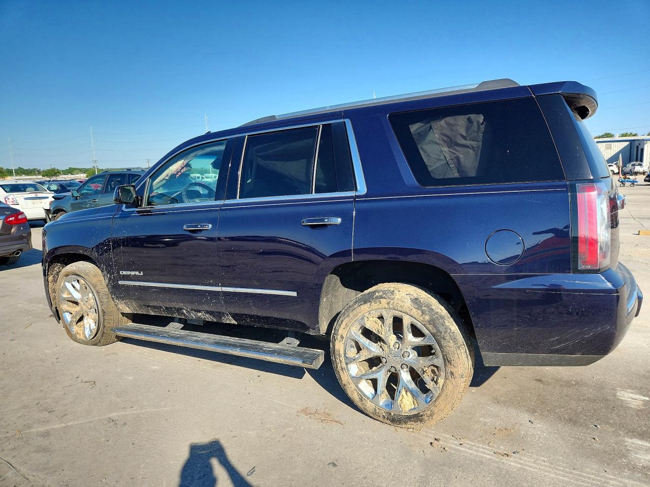2019 GMC Yukon Denali - Image 2