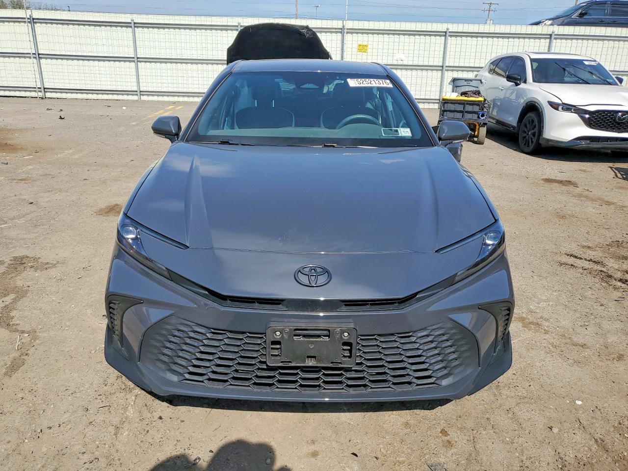 2025 Toyota Camry Se - Image 5
