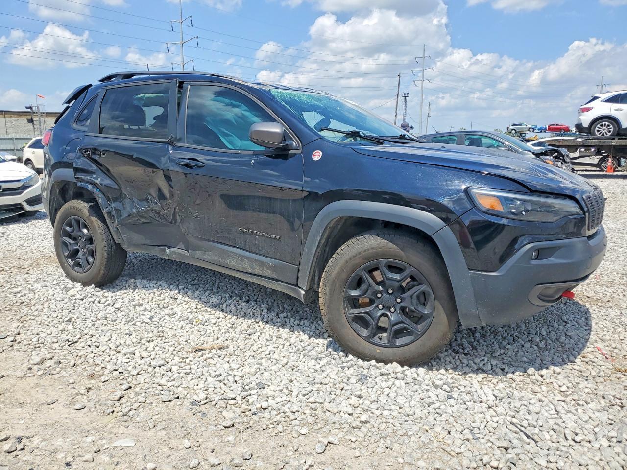 2019 Jeep Cherokee Trailhawk - Image 4