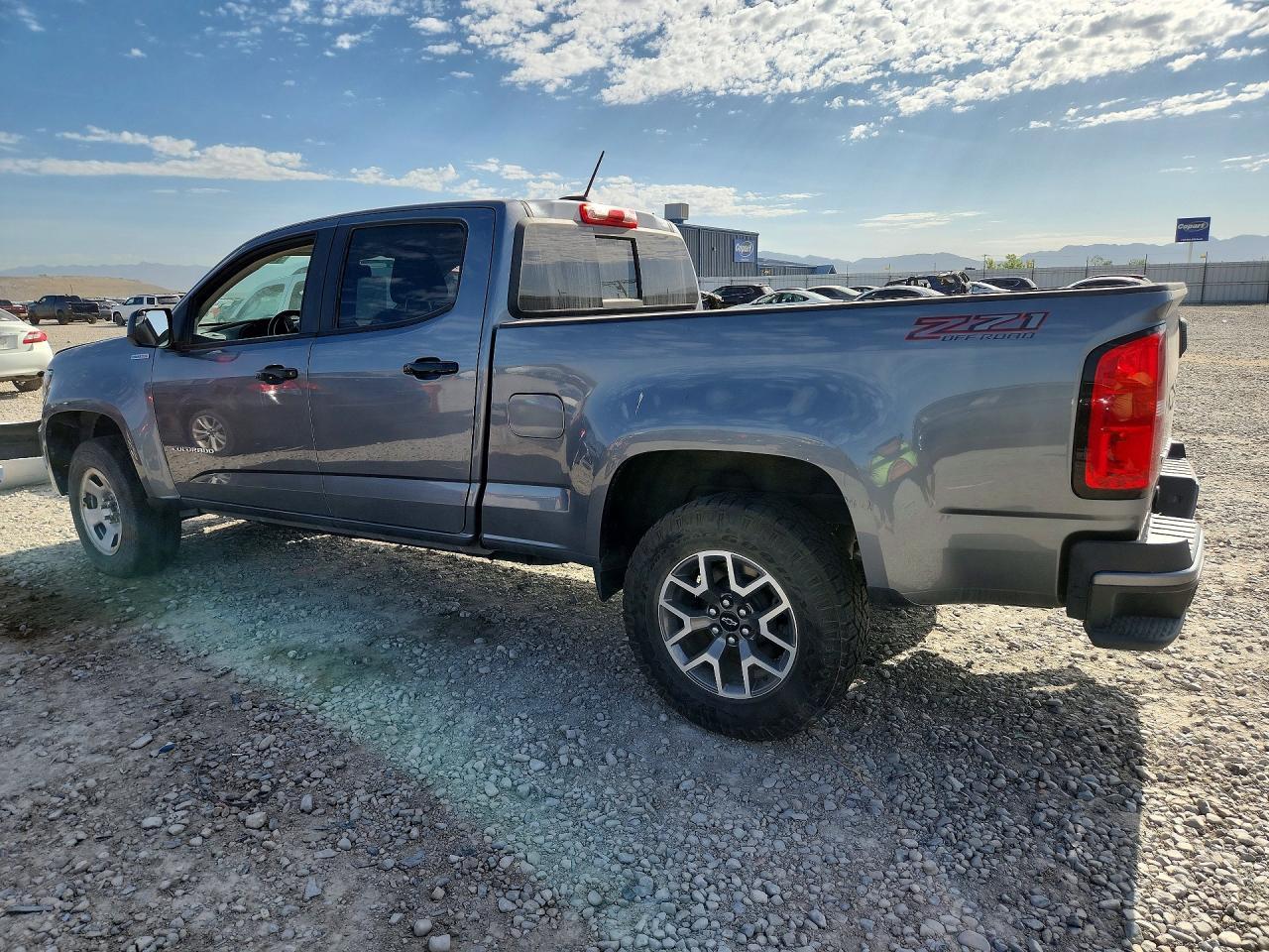 2021 Chevrolet Colorado Z71 - Фото 2