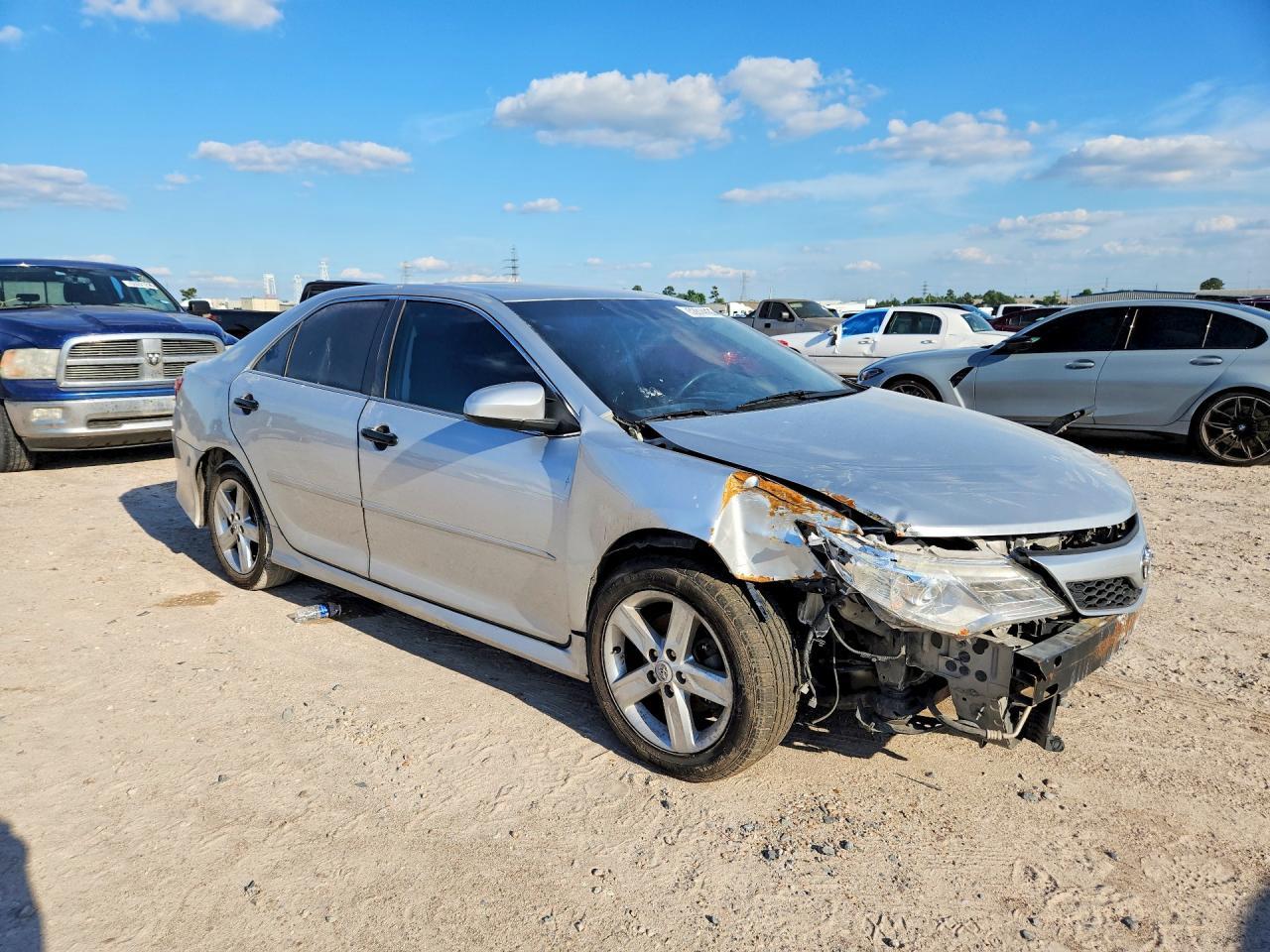 2013 Toyota Camry Se - Фото 4