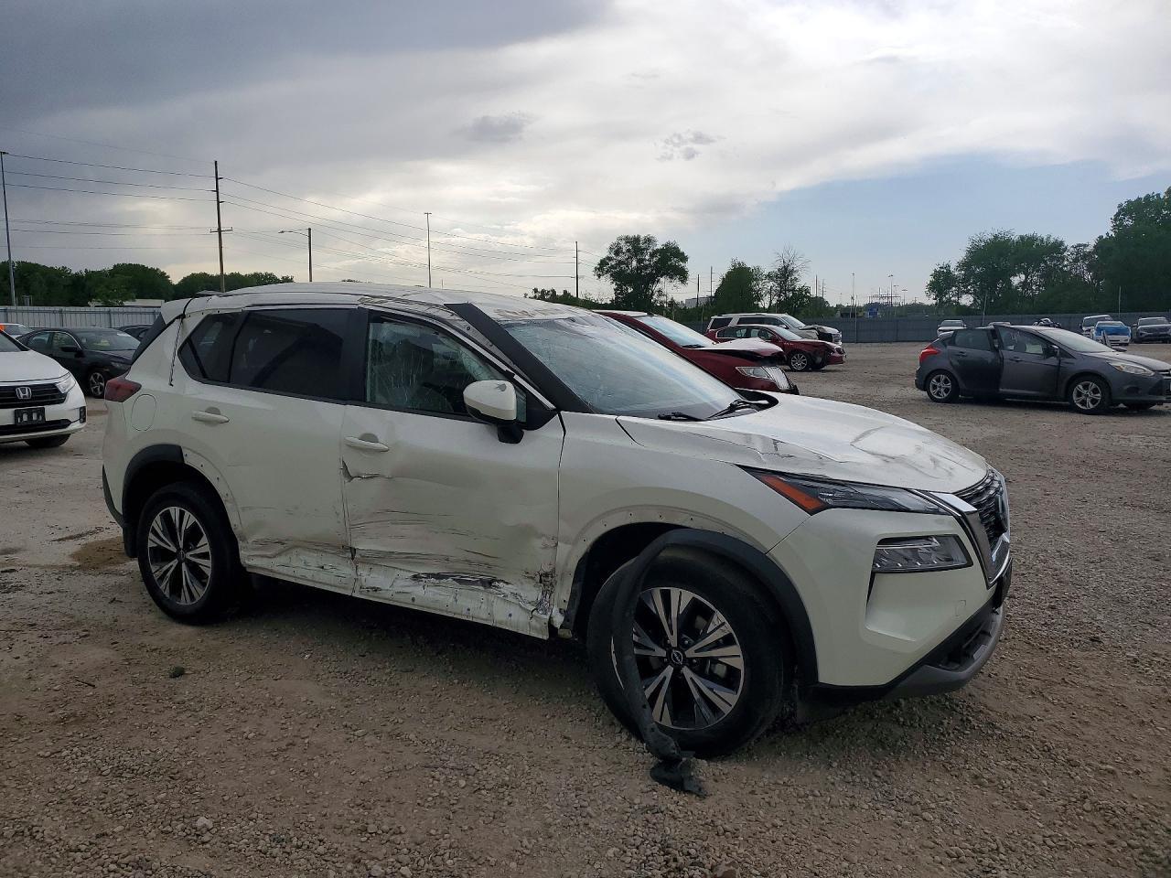 2022 Nissan Rogue Sv - Image 4