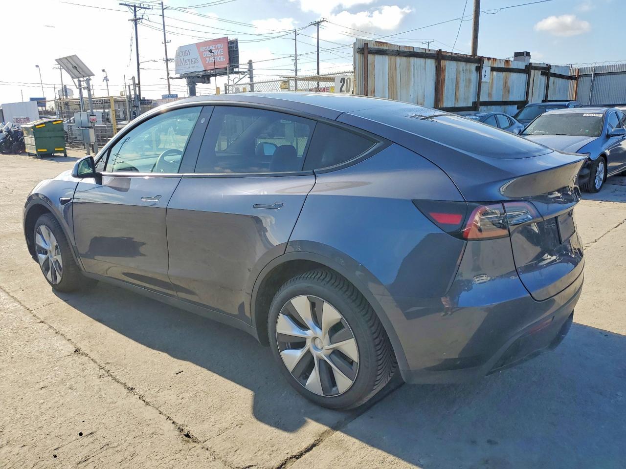 2023 Tesla Model Y - Image 2
