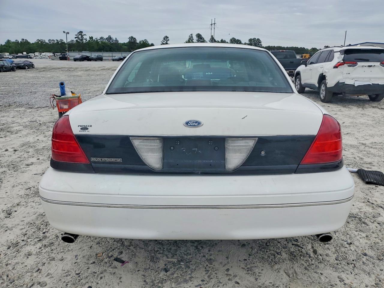 2003 Ford Crown Victoria Police Interceptor - Image 6
