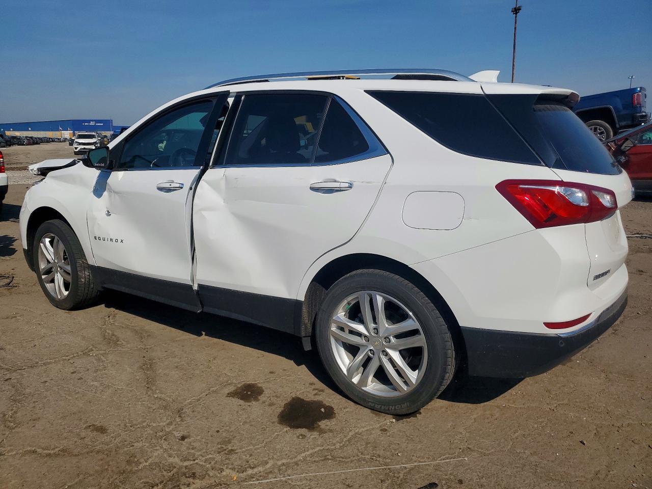 2021 Chevrolet Equinox Premier - Фото 2