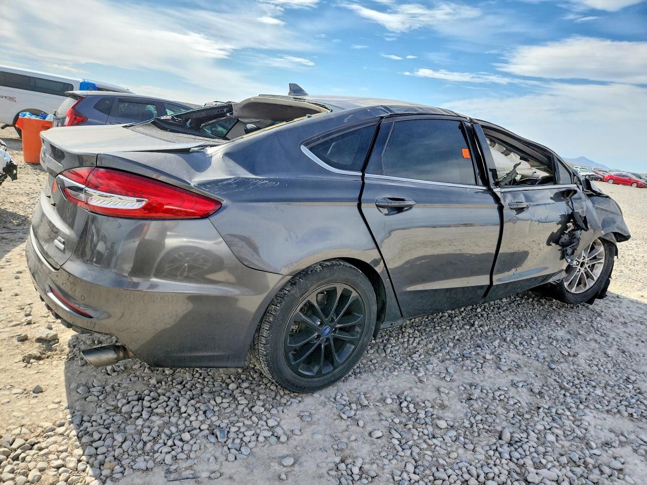 2019 Ford Fusion Se - Image 3