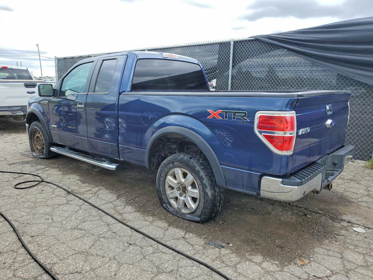 2013 Ford F150 Super Cab - Фото 2