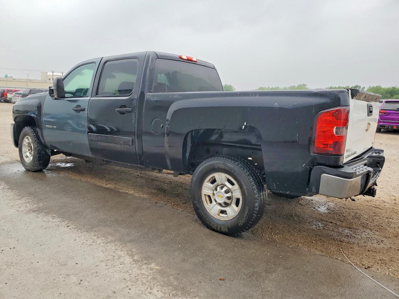 2008 Chevrolet Silverado C2500 Heavy Duty - Image 2