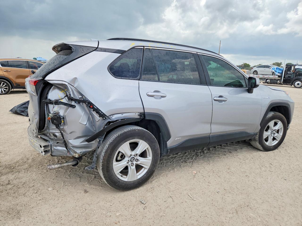 2020 Toyota Rav4 Hybrid Xle - Image 3