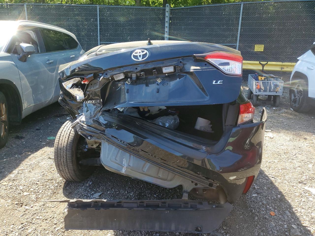 2022 Toyota Corolla Le - Image 6