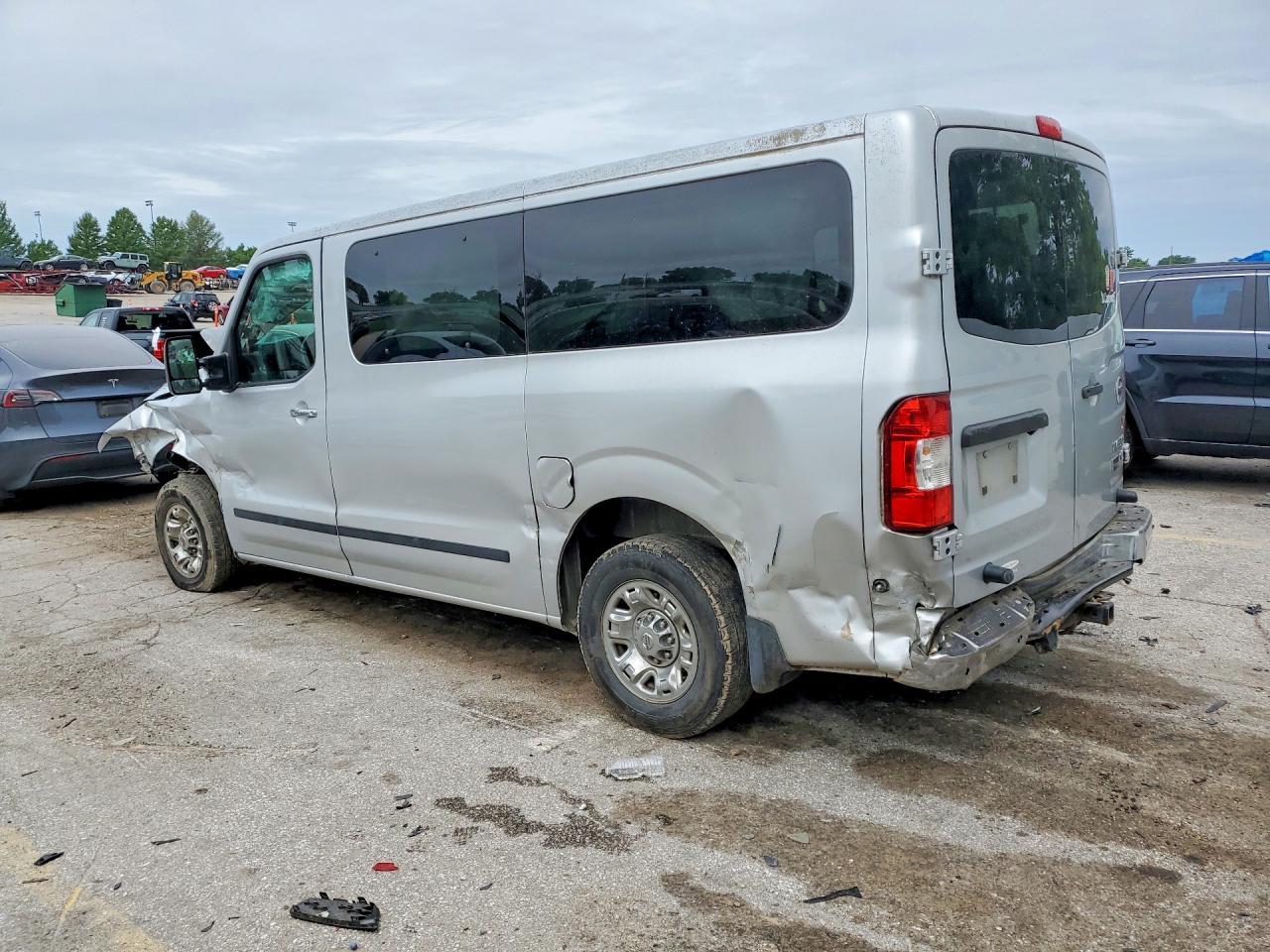 2013 Nissan Nv 3500 Hd S - Фото 2