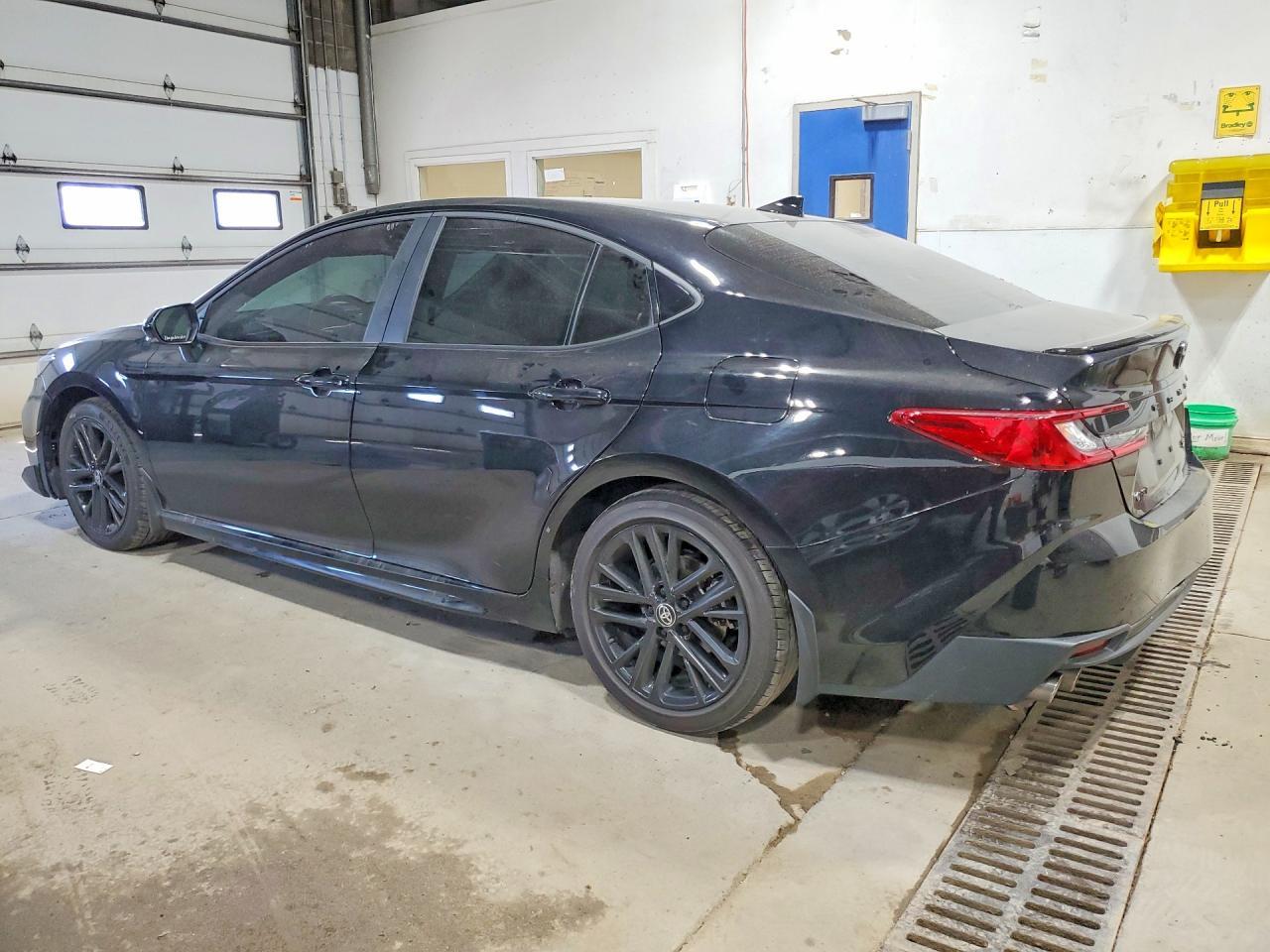 2026 Toyota Camry Se - Фото 2