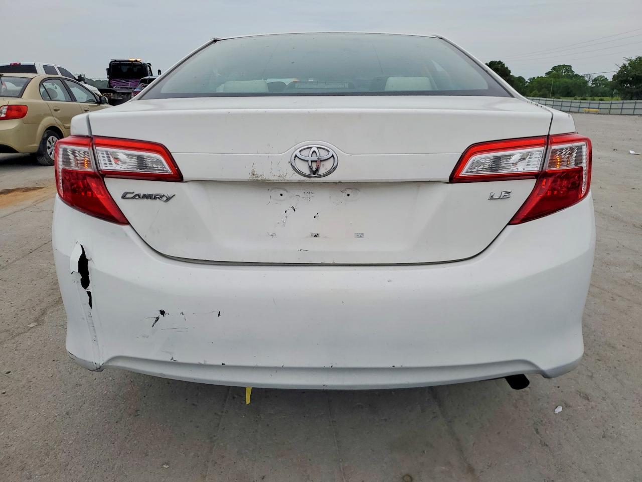 2012 Toyota Camry Le - Фото 6