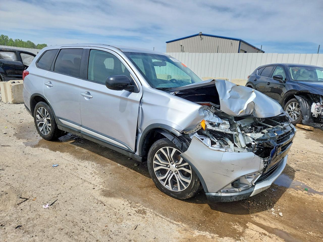 2017 Mitsubishi Outlander Es - Фото 4