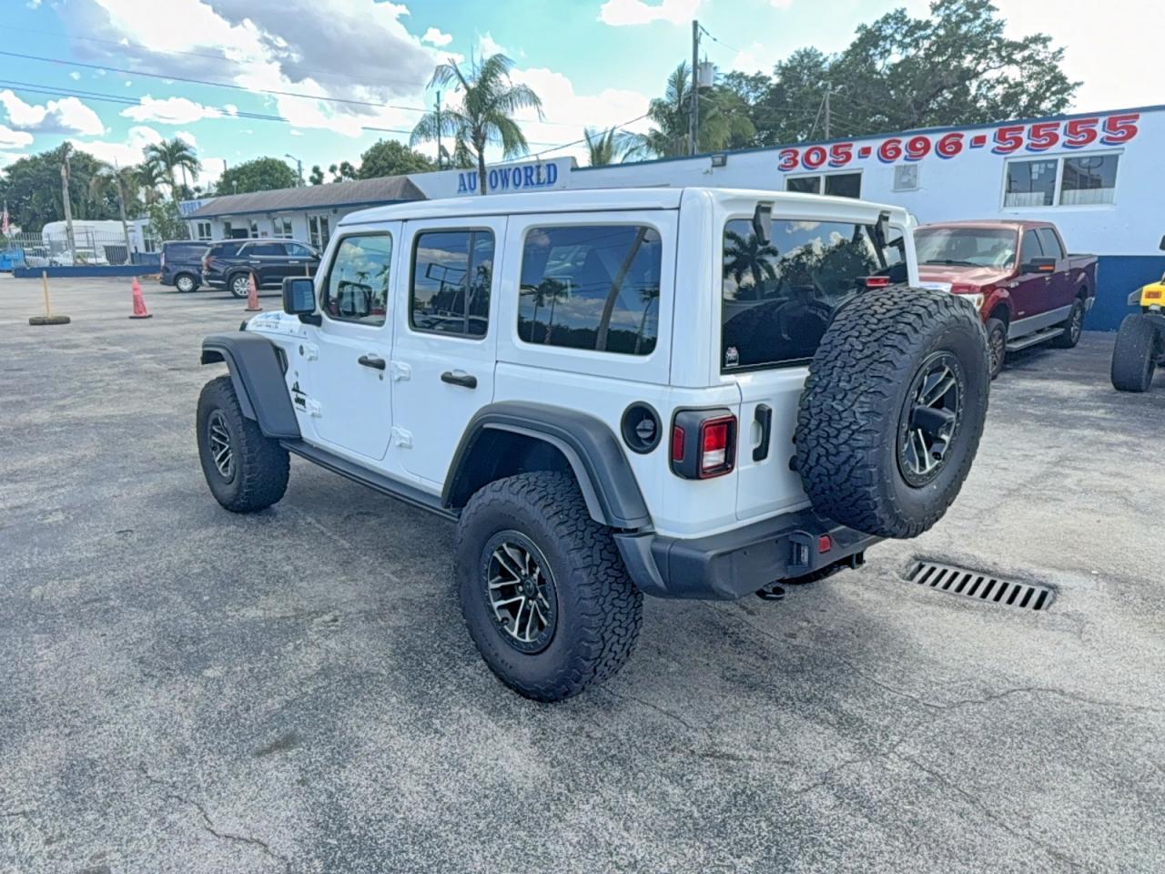 2024 Jeep Wrangler Sport - Фото 3