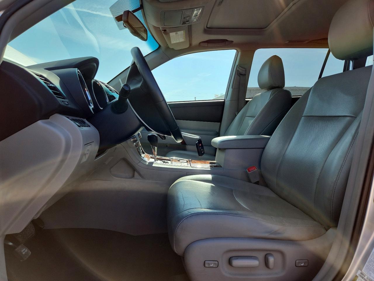 2012 Toyota Highlander Limited - Image 7